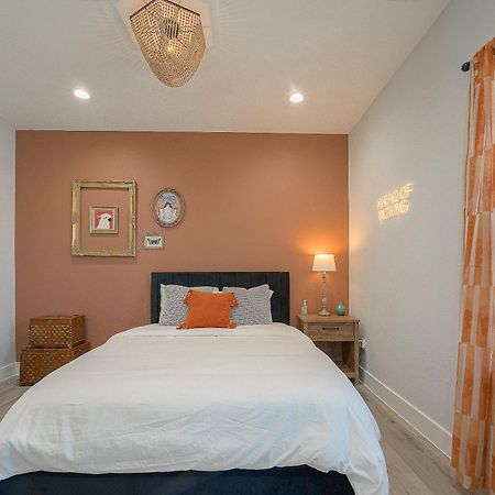 Modern Home Near Downtown With Fast Wifi, Bbq, Games & Ev Equipped! Houston Eksteriør billede