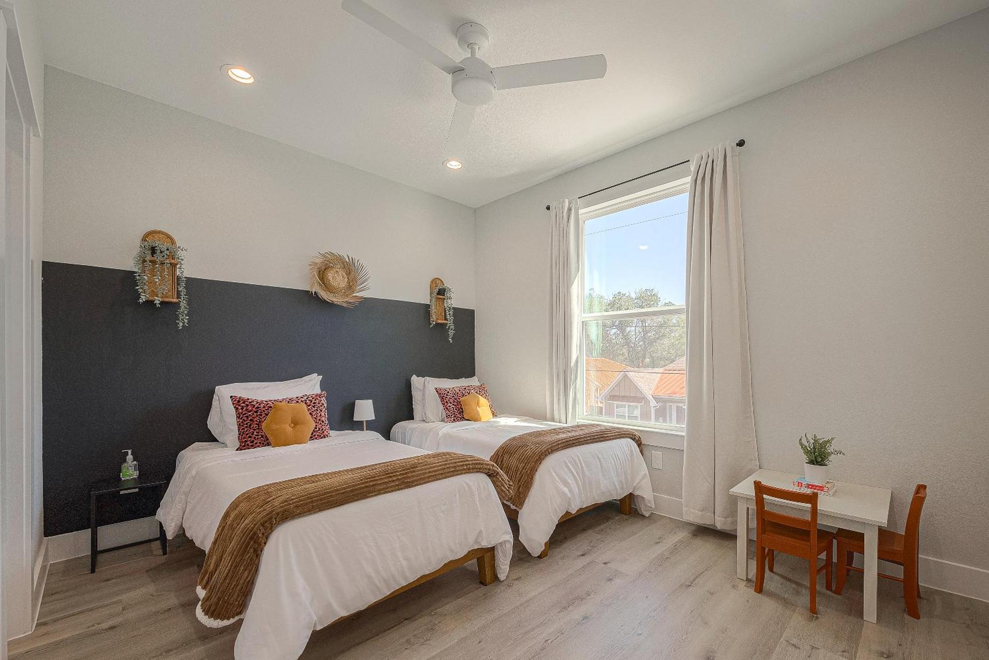 Modern Home Near Downtown With Fast Wifi, Bbq, Games & Ev Equipped! Houston Eksteriør billede