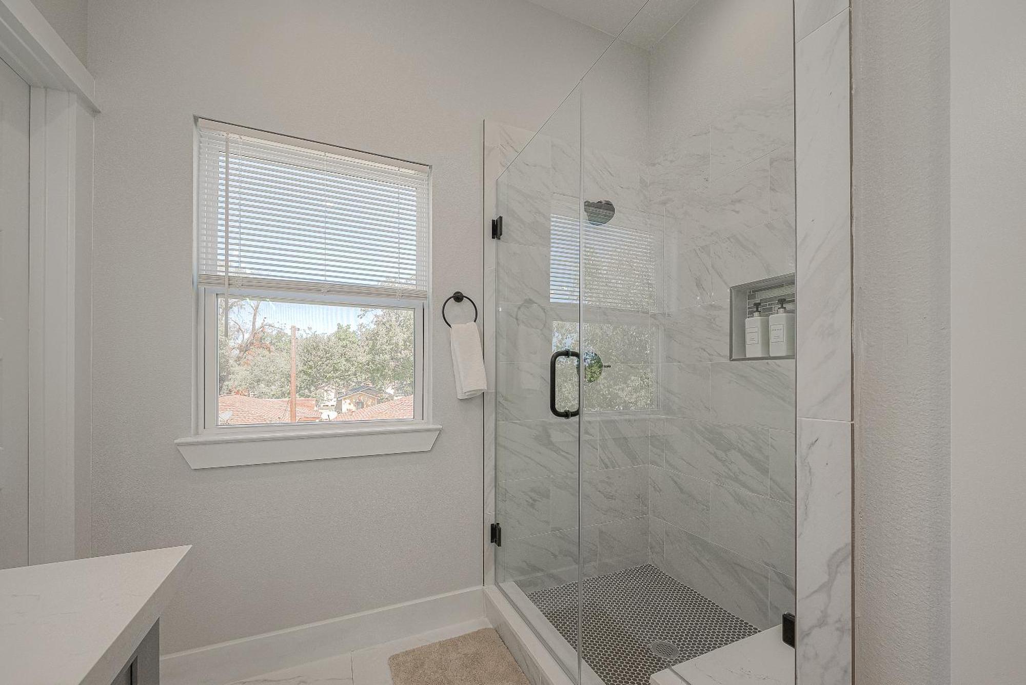 Modern Home Near Downtown With Fast Wifi, Bbq, Games & Ev Equipped! Houston Eksteriør billede